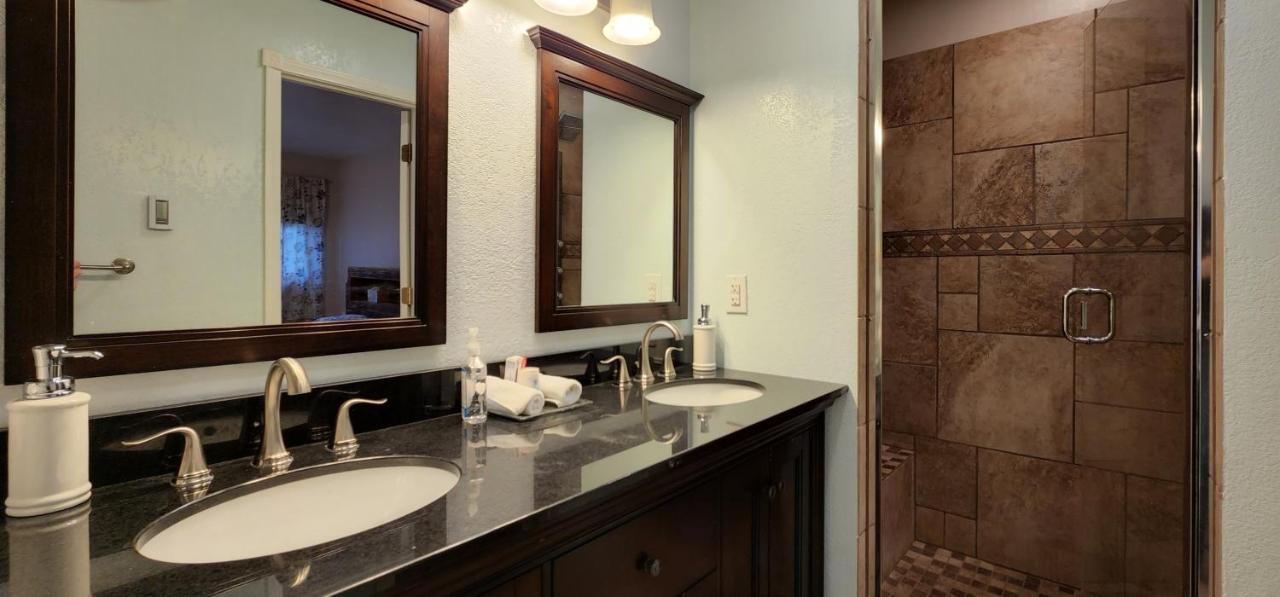 Trinity Escapes - Two Bedroom Two Bathroom Full Apartment Near Airport Anchorage Extérieur photo