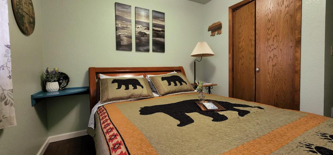 Trinity Escapes - Two Bedroom Two Bathroom Full Apartment Near Airport Anchorage Extérieur photo