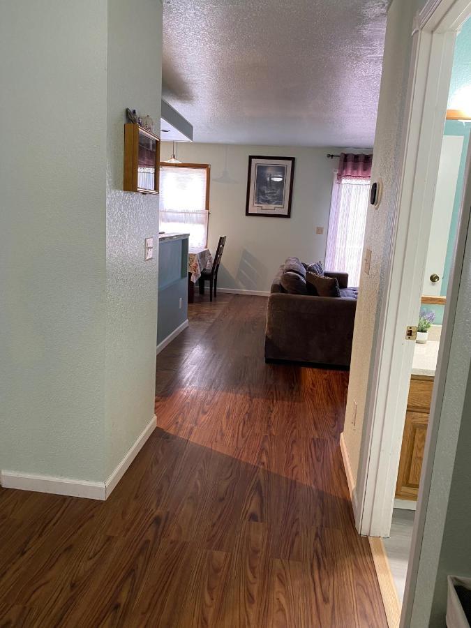 Trinity Escapes - Two Bedroom Two Bathroom Full Apartment Near Airport Anchorage Extérieur photo