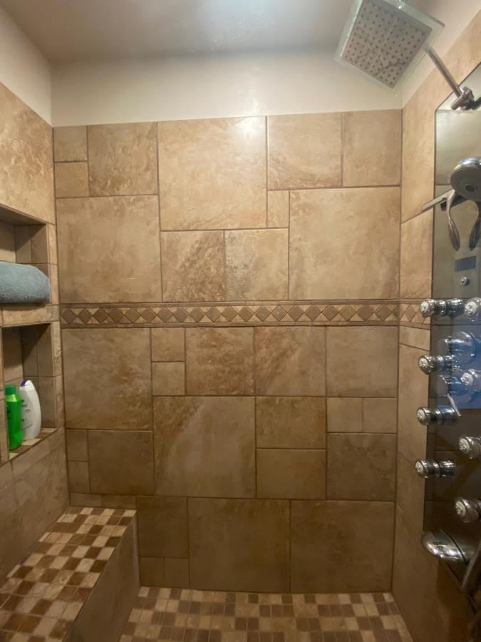 Trinity Escapes - Two Bedroom Two Bathroom Full Apartment Near Airport Anchorage Extérieur photo
